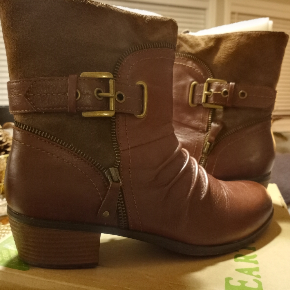Size 10 Brown Leather Earth Origins Boots